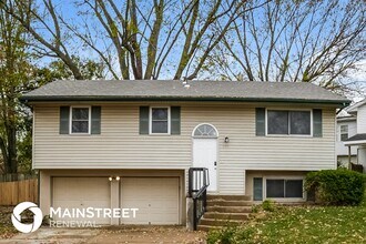 201 Mc Clellan Dr in Liberty, MO - Foto de edificio - Building Photo