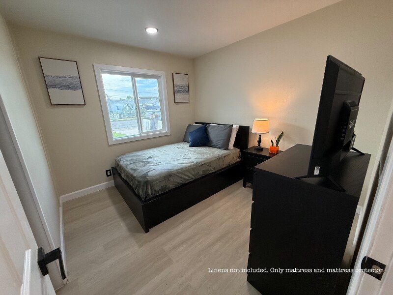 6382 Yale Cir in Huntington Beach, CA - Building Photo