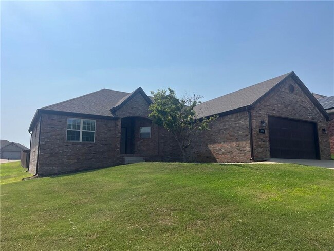 590 Sorrento Dr in Centerton, AR - Building Photo - Building Photo