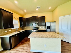 2051 Positano Loop, Unit 1C in Bryan, TX - Building Photo - Building Photo