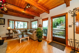 7258 Beach Dr in South Haven, MI - Building Photo - Building Photo