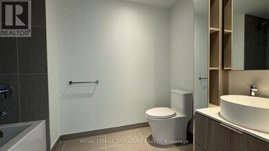 28 Ann St in Mississauga, ON - Building Photo - Building Photo