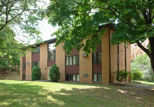 2301 Unity Ave N in Golden Valley, MN - Building Photo - Building Photo