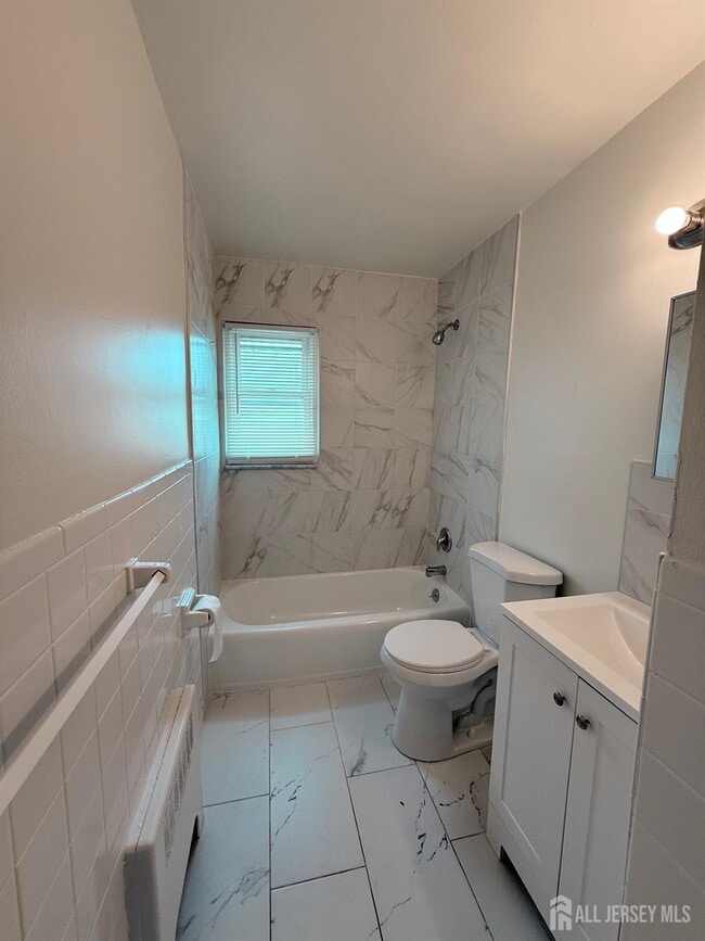 261 Loring Ave in Edison, NJ - Building Photo - Building Photo