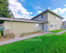 496 W Alamos Ave in Clovis, CA - Building Photo - Building Photo