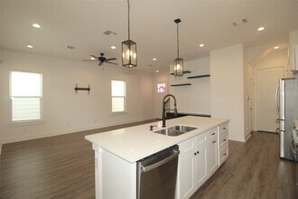 1218 Mcneil St in Houston, TX - Building Photo - Building Photo