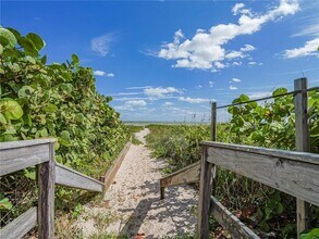 1330 Shorewinds Ln in Vero Beach, FL - Building Photo - Building Photo