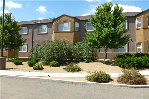 Sungate Villa in Prescott Valley, AZ - Foto de edificio