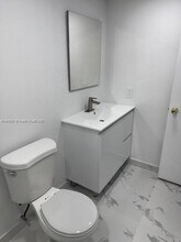 5201 NW 7th St in Miami, FL - Building Photo - Building Photo