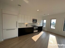 50 Leo M Birmingham Pky, Unit 601 in Boston, MA - Building Photo