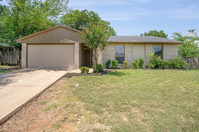 3724 Bridalwreath Dr in Fort Worth, TX - Building Photo - Building Photo