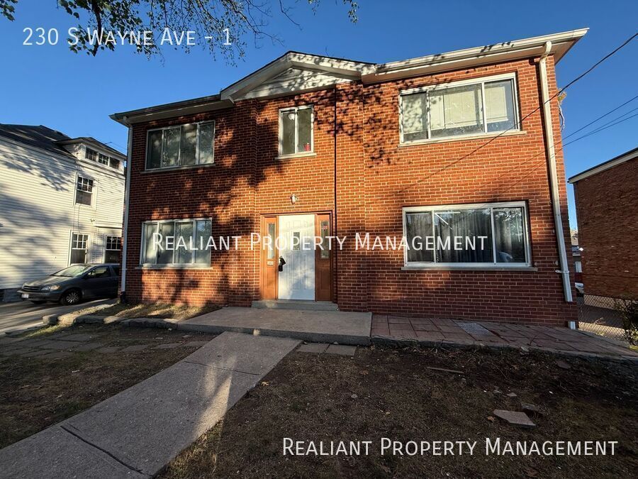 230 S Wayne Ave in Cincinnati, OH - Building Photo