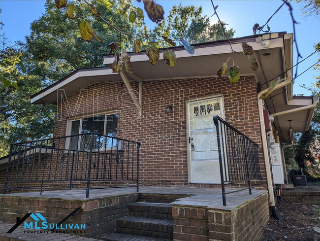 property at 911 Fiske St