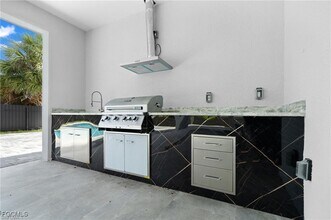 2013 SW 37th Terrace in Cape Coral, FL - Building Photo - Building Photo