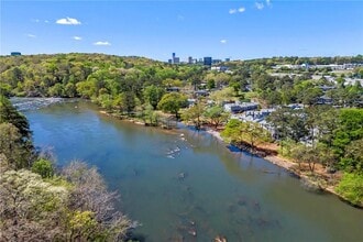 1021 Riverbend Club Dr SE in Atlanta, GA - Building Photo - Building Photo