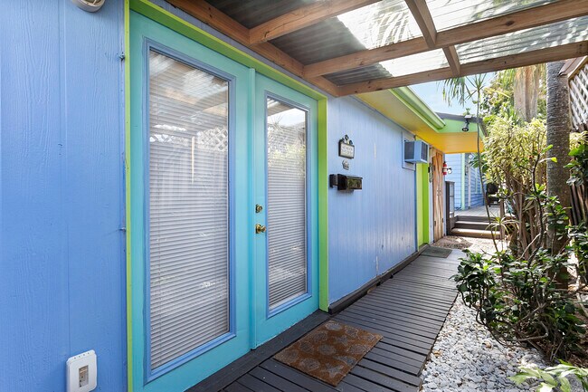 523 31st St, Unit The Anchor in West Palm Beach, FL - Building Photo - Building Photo