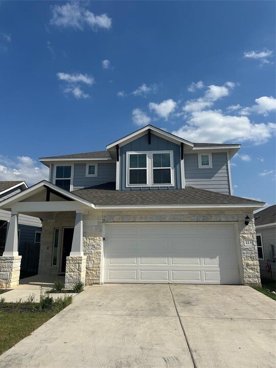 113 Bent Crk Ln in Andice, TX - Building Photo