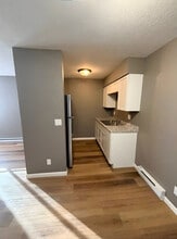 Maple Ave Apartments in Waukesha, WI - Foto de edificio - Building Photo