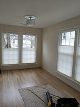 42 Duncan Way in Freehold, NJ - Foto de edificio - Building Photo