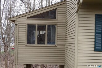124 Village Ln in Branford, CT - Building Photo - Building Photo