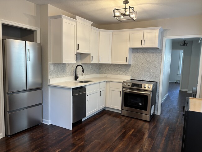 2837 N Palmer St, Unit Lower