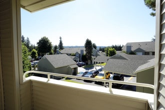 The Heights at Bear Creek in Redmond, WA - Foto de edificio - Interior Photo