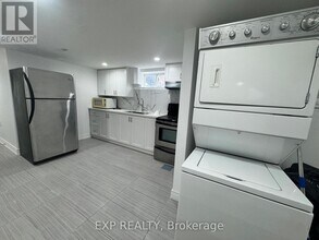 97 Central Park Blvd N in Oshawa, ON - Building Photo - Building Photo