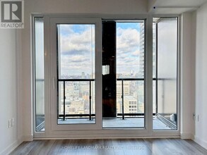 238 Simcoe St in Toronto, ON - Building Photo - Building Photo