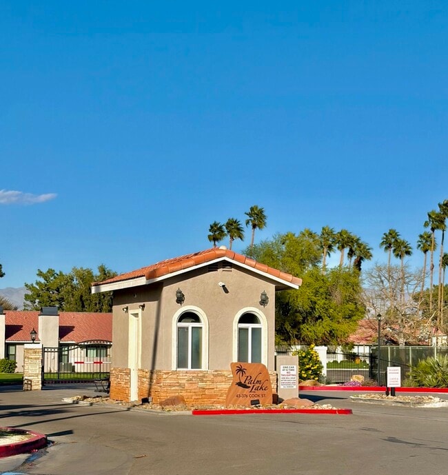 43376 Cook St in Palm Desert, CA - Foto de edificio - Building Photo