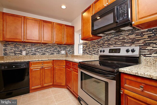property at 2983 S Columbus St