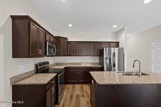 345 S Stingray Ln in Sneads Ferry, NC - Building Photo - Building Photo