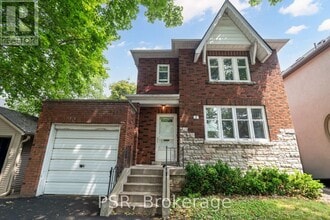 2 Aldbury Gardens in Toronto, ON - Building Photo - Building Photo