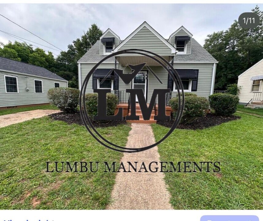 108 Harris Pl in Danville, VA - Building Photo