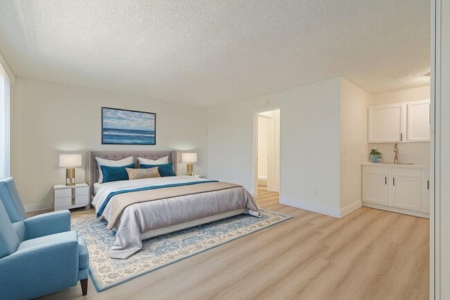 7466 Rosemead