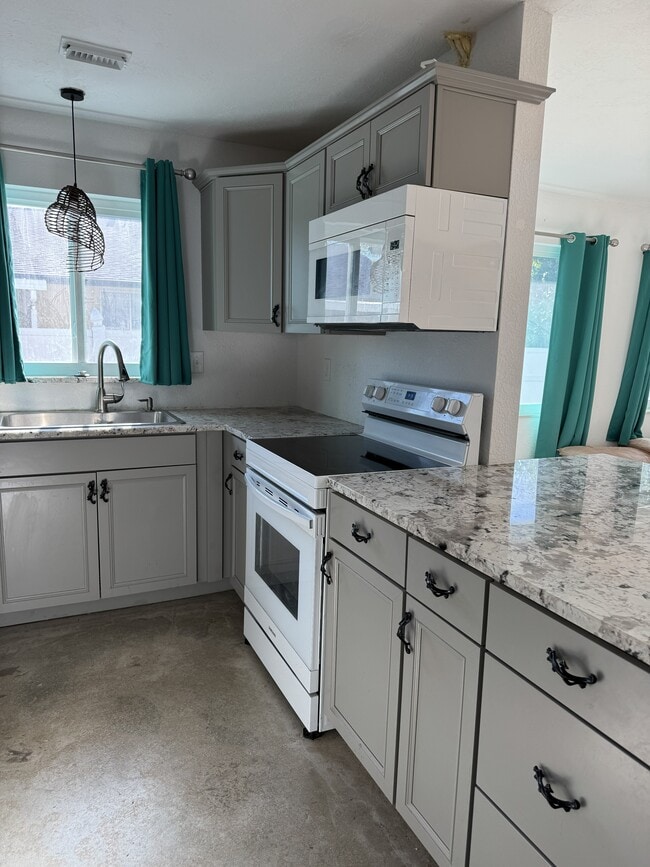 11297 Summerwinds Ct in Ft. Myers, FL - Foto de edificio - Building Photo