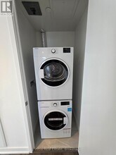 448 Burnhamthorpe Rd W in Mississauga, ON - Building Photo - Building Photo