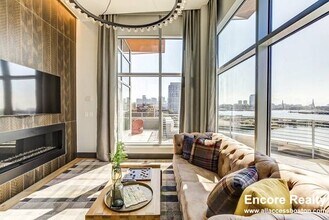 126 Border St in Boston, MA - Building Photo - Building Photo