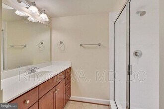 4115 D S Four Mile Run Dr in Arlington, VA - Building Photo - Building Photo