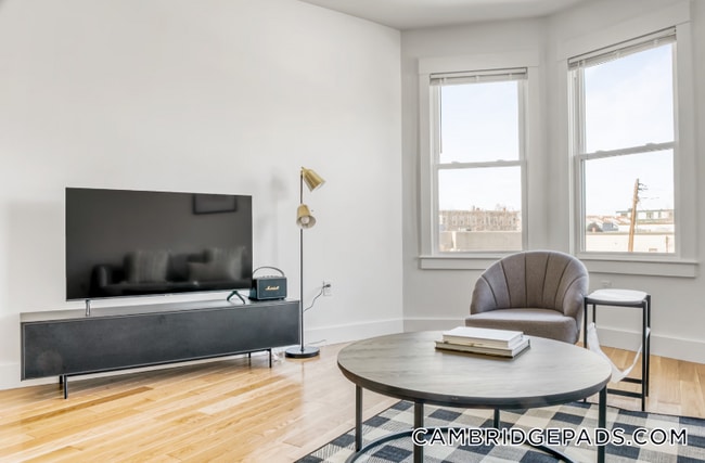 406 Columbia St, Unit 3