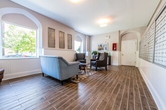 5501 W Washington Blvd Chicago, IL 60644 in Chicago, IL - Foto de edificio - Building Photo