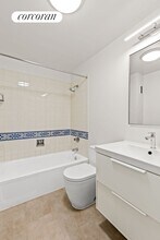 1080 Madison Ave in New York, NY - Building Photo - Building Photo