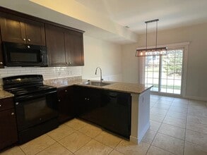 6157 Windemere Dr in Shelby Township, MI - Building Photo - Building Photo