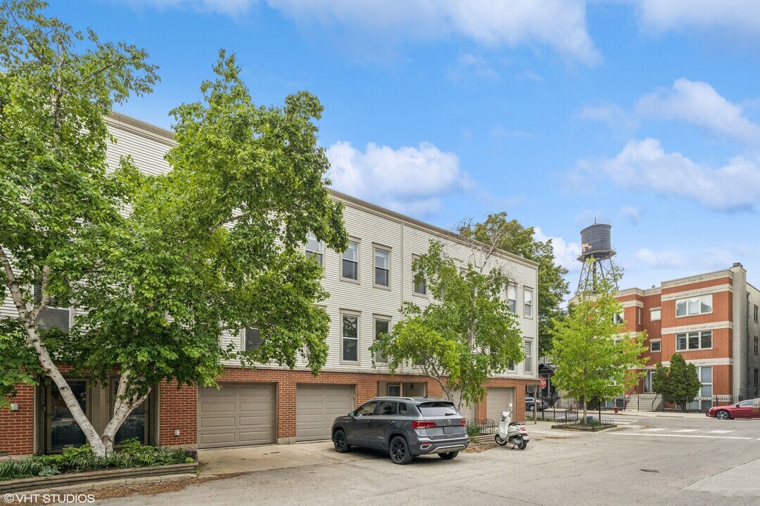 1751 W Julian St in Chicago, IL - Building Photo