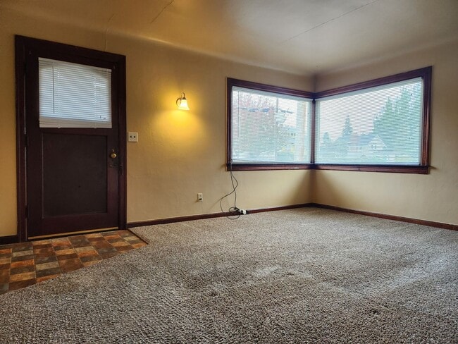 814 High Ave in Bremerton, WA - Building Photo - Building Photo