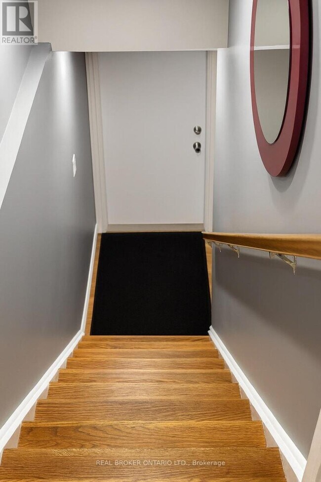 210 Miller Dr in Halton Hills, ON - Building Photo - Building Photo