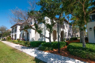 4357 Cascada Cir in Hollywood, FL - Building Photo - Building Photo