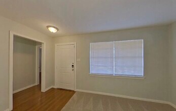 122 Tharp St in Arlington, TX - Building Photo - Building Photo