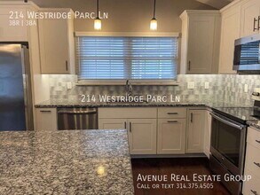 214 Westridge Parc Ln in Ellisville, MO - Building Photo - Building Photo