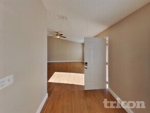 10919 Livingston Dr in New Port Richey, FL - Building Photo - Building Photo