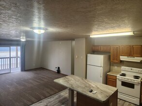 2809 6th St SW, Unit 2 in Minot, ND - Foto de edificio - Building Photo